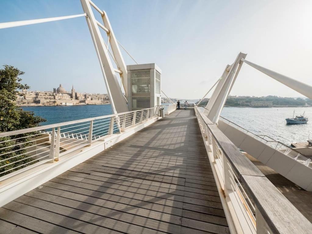 Modern 2Br Apartment In Central St Julian'S San Giuliano Esterno foto